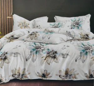 Dvigulės satino medvilnės patalynės komplektas 200x220 spalva– balta spalva su gėlių raštu.