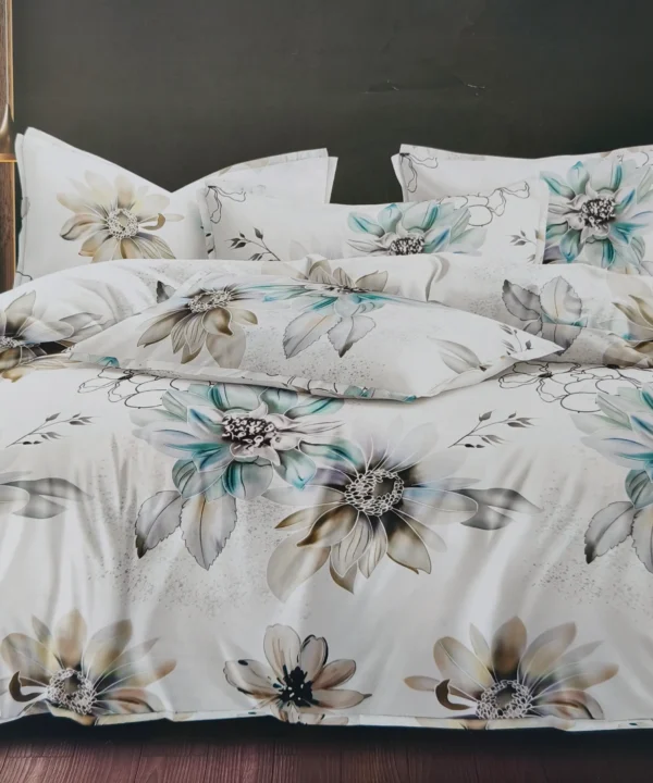 Dvigulės satino medvilnės patalynės komplektas 200x220 spalva– balta spalva su gėlių raštu.