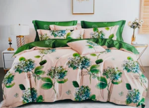 Dvigulės satino medvilnės patalynės komplektas 200×220 spalva – kreminės ir žalios su raštu.