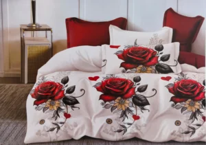 Dvigulės satino medvilnės patalynės komplektas 200×220 spalva – raudona su rožėmis.