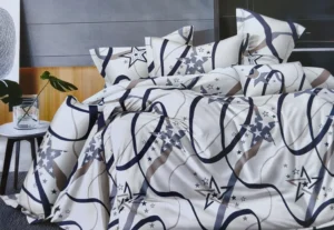 Dvigulės satino medvilnės patalynės komplektas 200×220 spalva – mėlyna ir balta su raštu