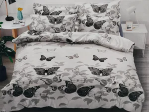 Dvigulės satino medvilnės patalynės komplektas 200×220 spalva – pilka, balta su drugeliais.