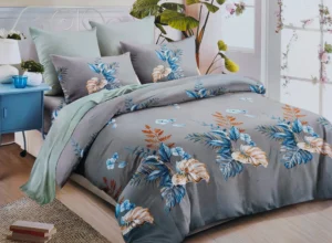 Dvigulės satino medvilnės patalynės komplektas 200x220 spalva – pilka ir žalia su raštu.