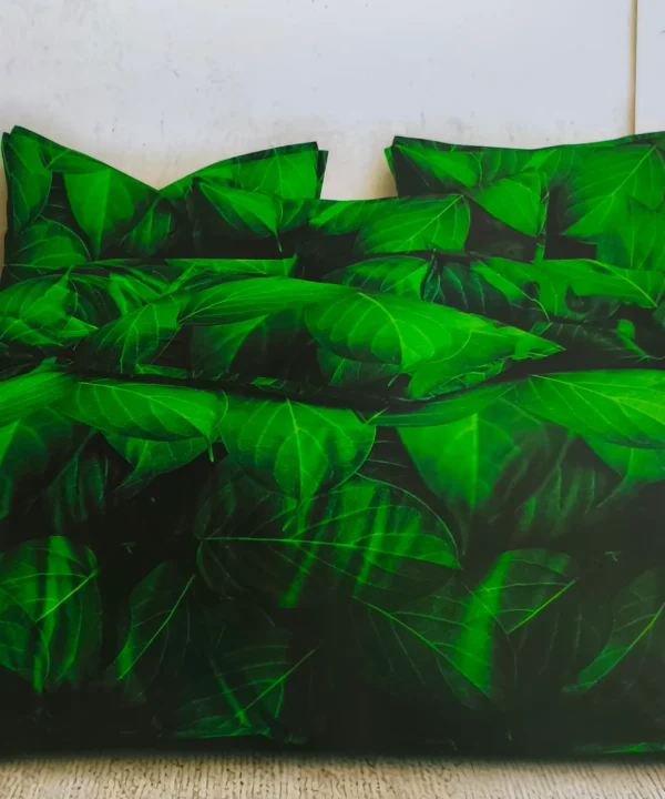 Satino medvilnes patalynes komplektas 200×220 dvigulei lovai zalios spalvos Dvigulės satino medvilnės patalynės komplektas 200×220 spalva – žalia su raštu