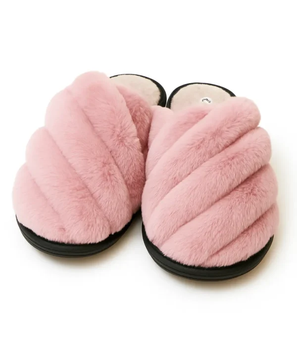 Moteriškos šlepetės su dirbtiniu kailiuku, švelniai rožinės spalvos.