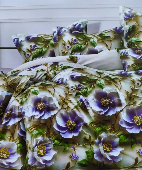 Patalynes komplektas is satino medvilnes 200x220 dvigulei lovai alyvines ir pilkos spalvos su rastu Dvigulės satino medvilnės patalynės komplektas 200×220 spalva – alyvinės ir pilkas su raštu