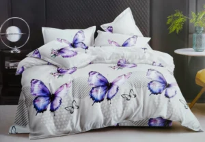 Dvigulės satino medvilnės patalynės komplektas 200×220 spalva– pilkos ir alyvinės su drugelių raštu.