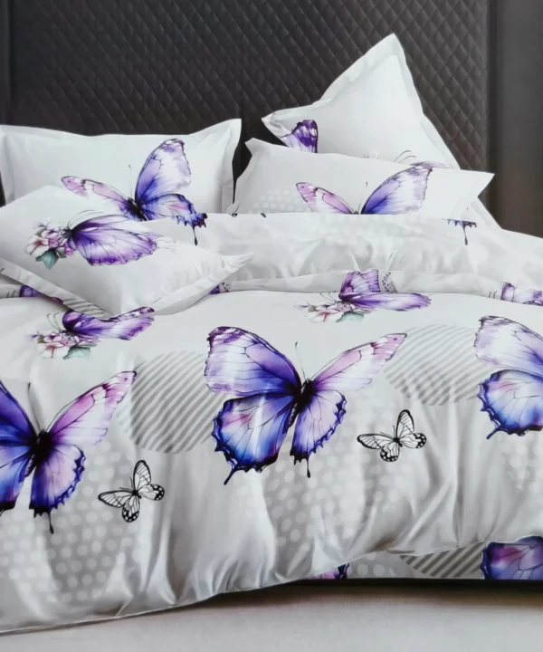 Dvigulės satino medvilnės patalynės komplektas 200×220 spalva– pilkos ir alyvinės su drugelių raštu.