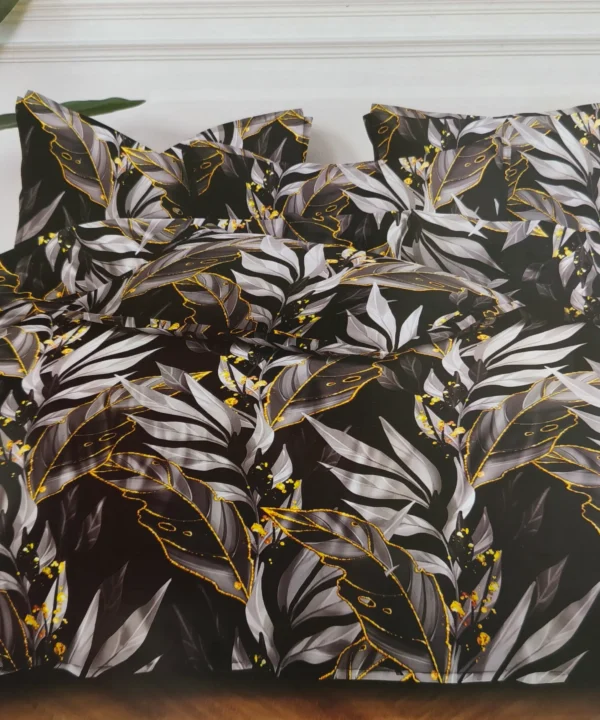 Dvigulės patalynės komplektas satino medvilnės juodas su raštu 200x220 Dvigulės satino medvilnės patalynės komplektas 200x220 spalva– juodas su raštu