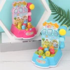 Muzikinis žaidimas Kurmiai – interaktyvus vaikų žaislas su garsais ir plaktuku, dvi spalvos: rožinė ir mėlyna.