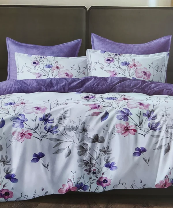 Patalynes komplektas satino medvilnes violetinis su raštu 200x220 Patalynės komplektas 200×220 satino medvilnės violetinė su raštu