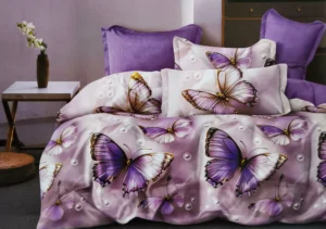 Dvigulės satino medvilnės patalynės komplektas 200×220 spalva – alyvinė su raštu.