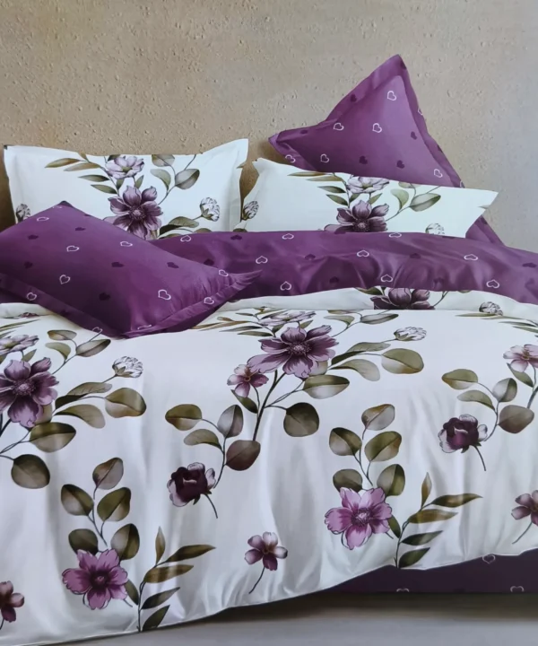 Dvigulės satino medvilnės patalynės komplektas 200×220 spalva – violetinė, balta su gėlėmis