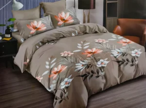 Dvigulės satino medvilnės patalynės komplektas 200x220 spalva – smėlinė su gėlėmis.