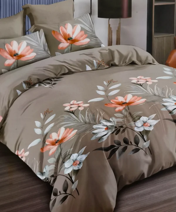Dvigulės satino medvilnės patalynės komplektas 200x220 spalva – smėlinė su gėlėmis.