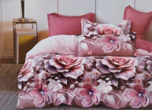 Dvigulės satino medvilnės patalynės komplektas 200×220 spalva – šviesi bordo su gėlėmis.