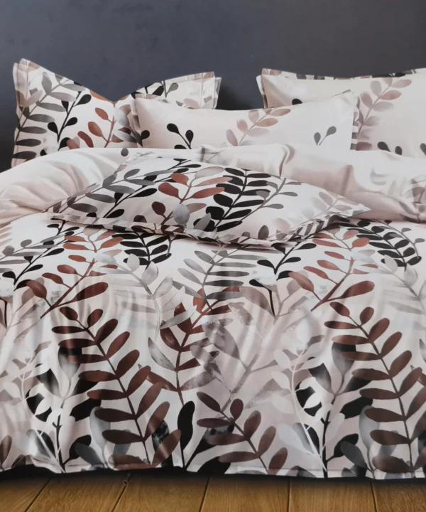 Dvigulės satino medvilnės patalynės komplektas 200×220 spalva – balta su tamsiais lapais