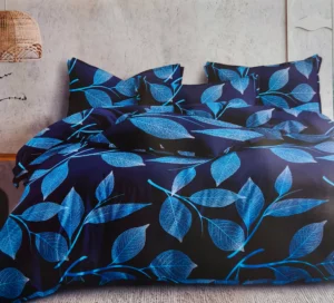 Dvigulės satino medvilnės patalynės komplektas 200×220 spalva – tamsiai mėlyna su lapais.
